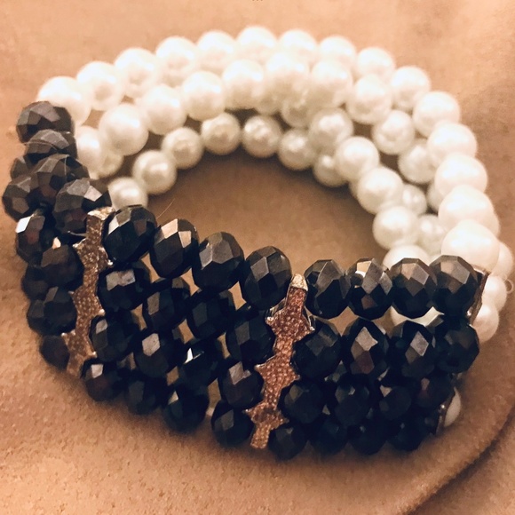 Handmade Jewelry - PEARL & JET BRACELET MULTI LAYER STRETCH  LUNA Beaded  NEW CONDITION